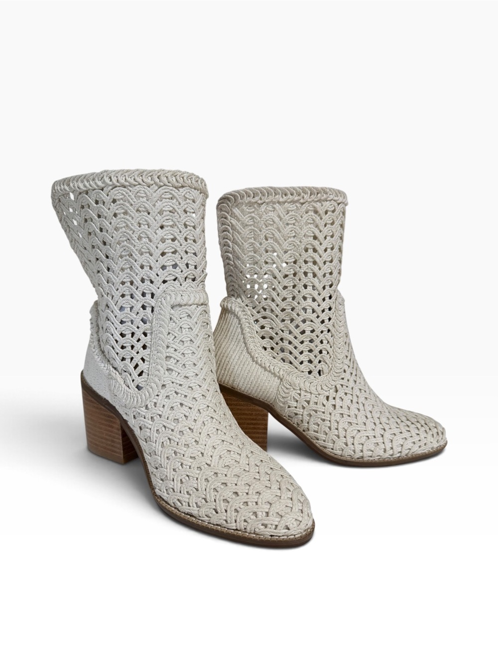 Kelsi Dagger Brooklyn Emery Crochet Booties NWOB Ivory Woven Boho Boots